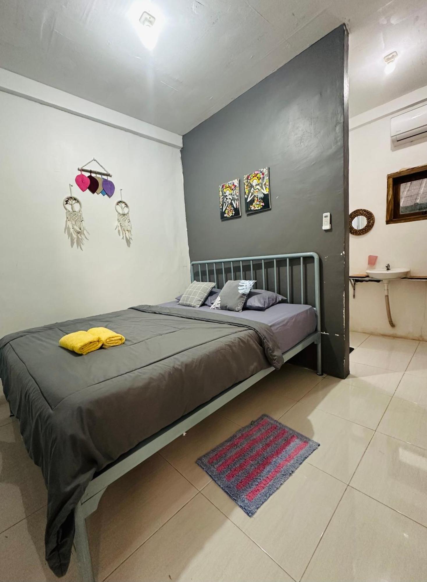 D'Flora Homestay Labuan Bajo Eksteriør billede