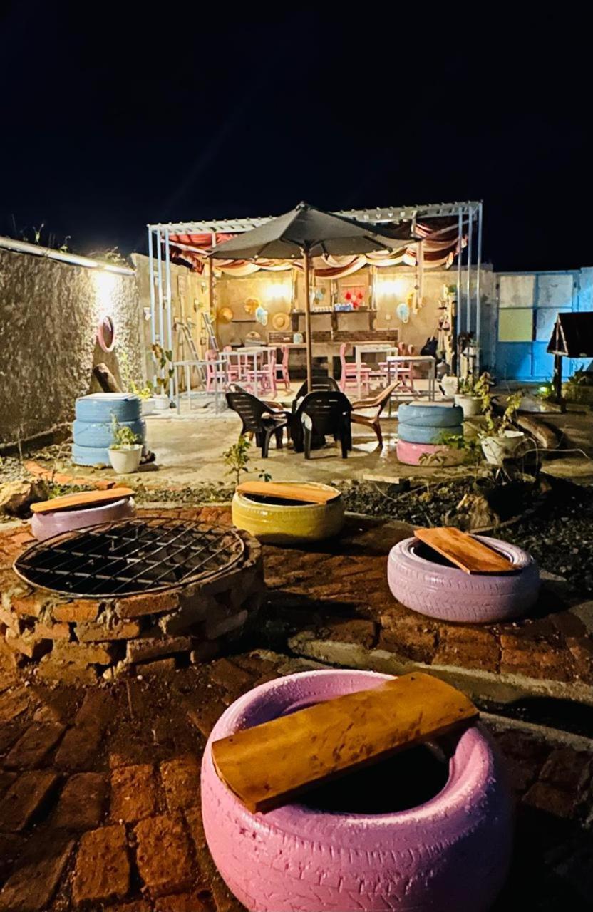 D'Flora Homestay Labuan Bajo Eksteriør billede