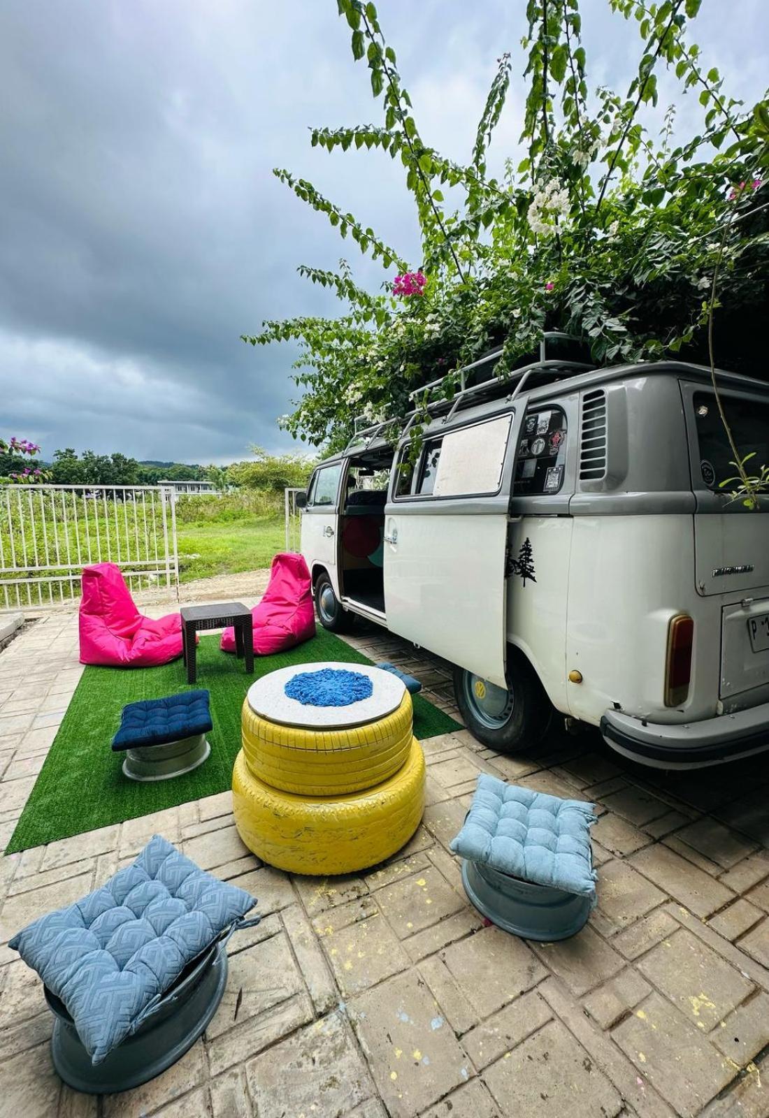 D'Flora Homestay Labuan Bajo Eksteriør billede