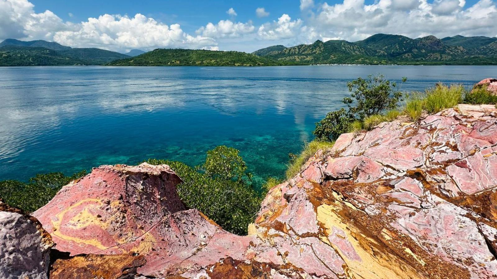 D'Flora Homestay Labuan Bajo Eksteriør billede