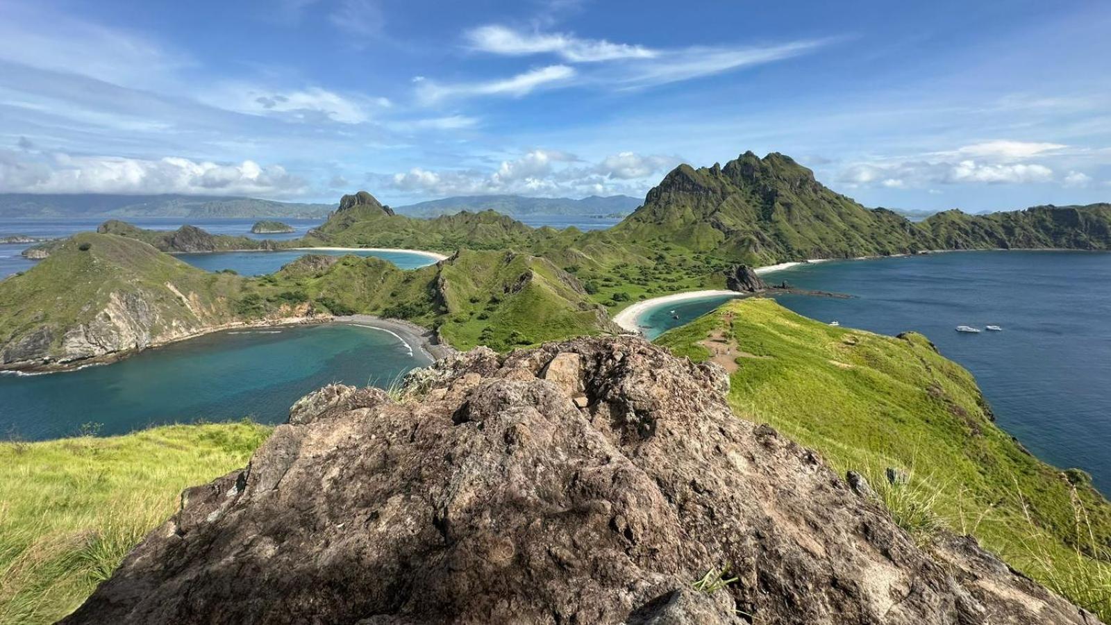 D'Flora Homestay Labuan Bajo Eksteriør billede