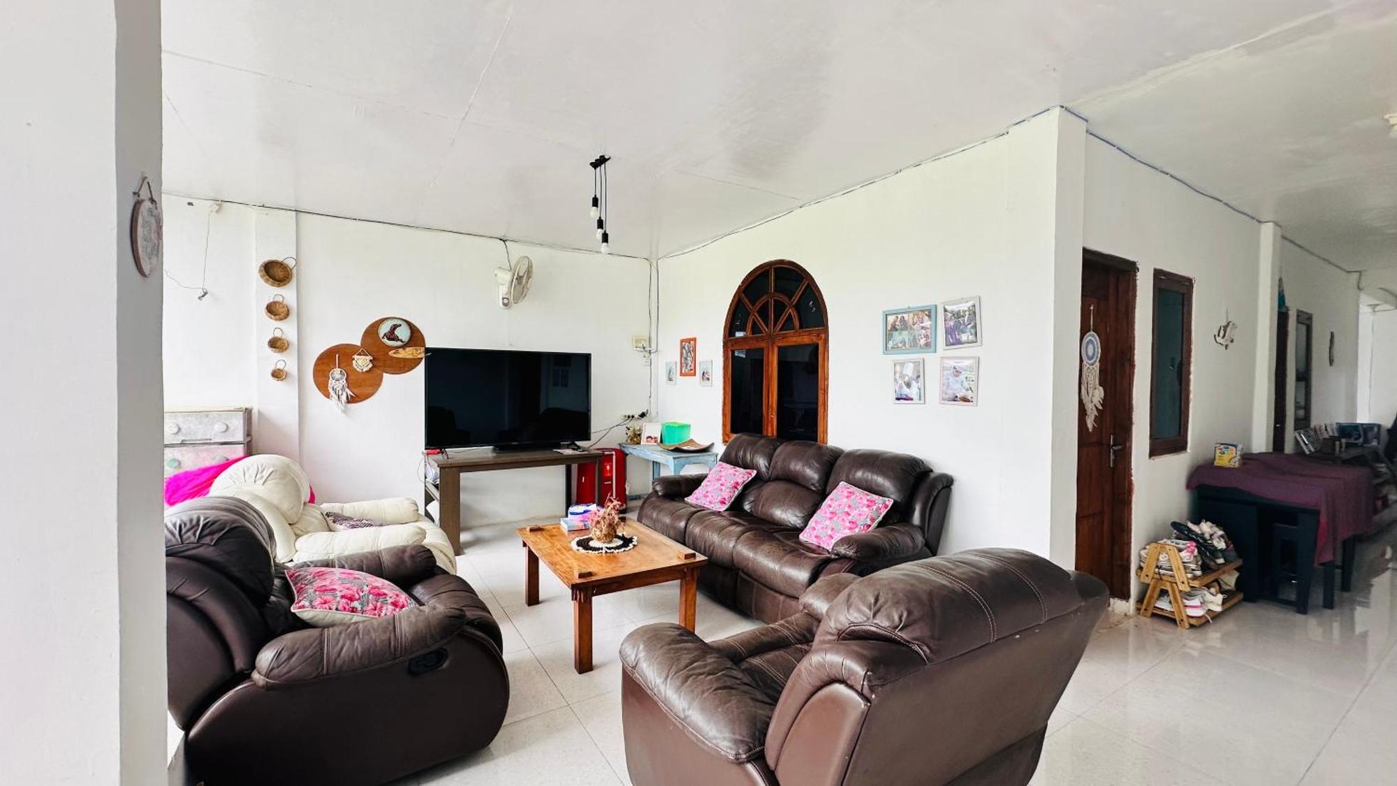 D'Flora Homestay Labuan Bajo Eksteriør billede